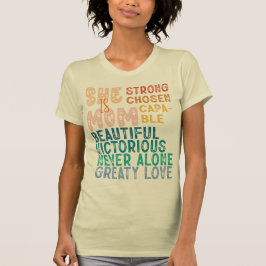 Hon är mamma Inspirerande Retrotypografi Mors dag T Shirt