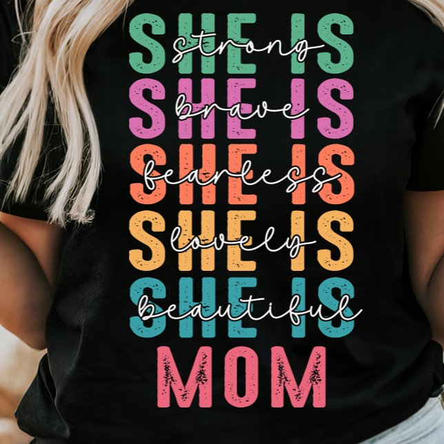 Hon är Mamma, Mors dag T-shirt (Skapare uppladdad)