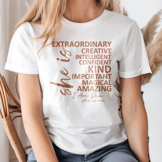 "Hon är mig" Mocha Mousse Affirmation Typography T Shirt