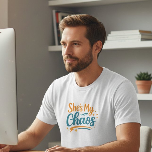 Hon är min kaos-grafisk t-shirt (Skapare uppladdad)