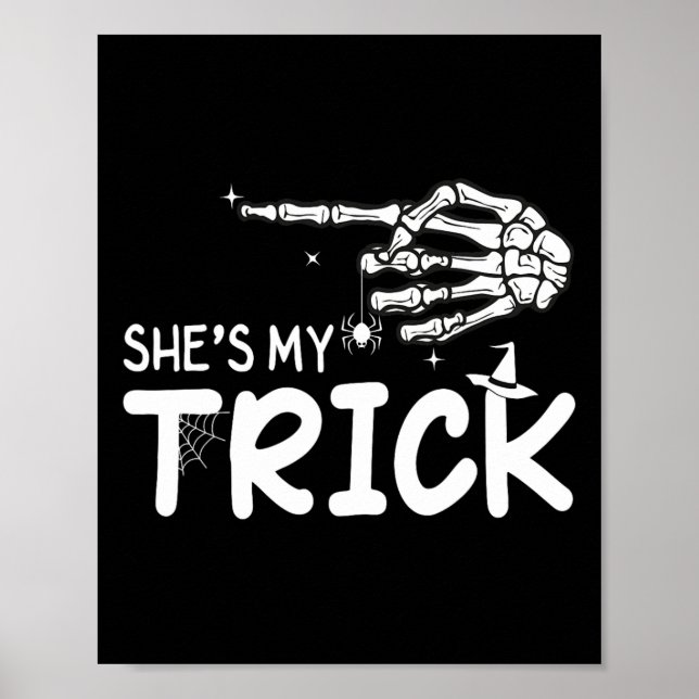 Hon är min Par Skeleton Hand Halloween Poster (Framsidan)
