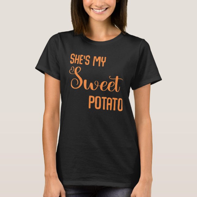 Hon är min sötpotatis i Yam Par Thanksgiving T Shirt (Framsida)