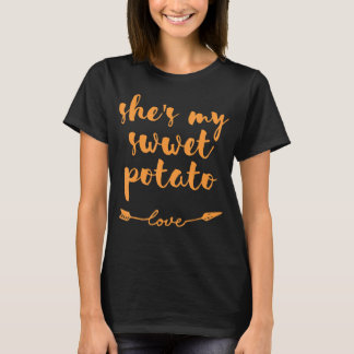 Hon är min sötpotatis jag Yam ställer in Par Thank T Shirt