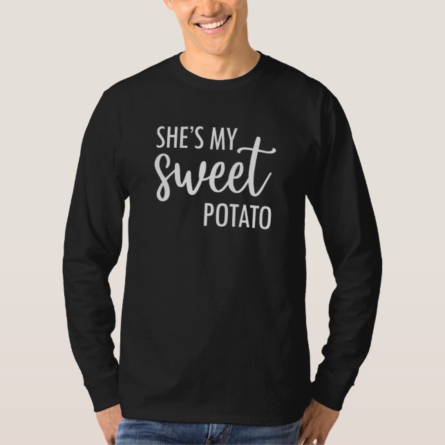 Hon är min sötpotatis... jag Yam Thanksgiving Fami T Shirt (Framsida)