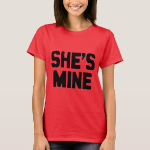 HON ÄR MIN TEE SHIRT
