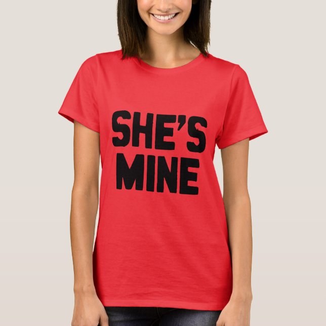 HON ÄR MIN TEE SHIRT (Framsida)
