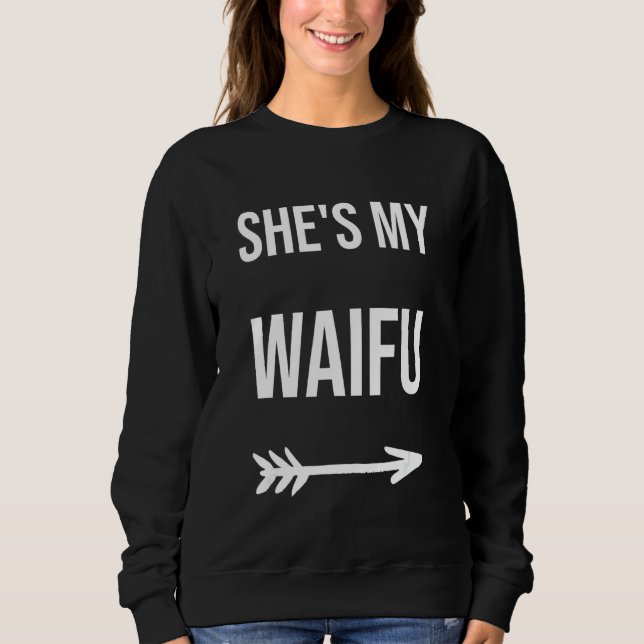 Hon är min Waifu T Shirt (Framsida)