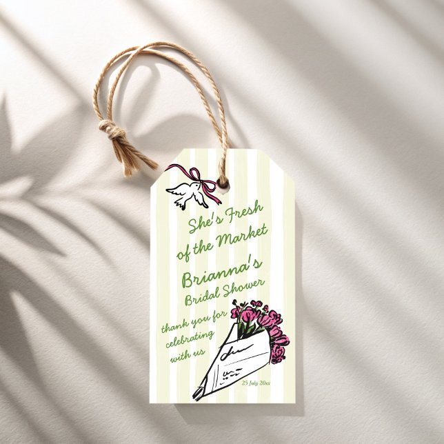 Hon är ny på marknadsförmånen... möhippan är bra presentetikett (She's fresh of the market handrawn sketch personalized bridal shower favor gift tags )