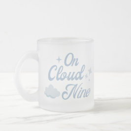 Hon är på Cloud 9 Bachelorette Party Frostad Glasmugg