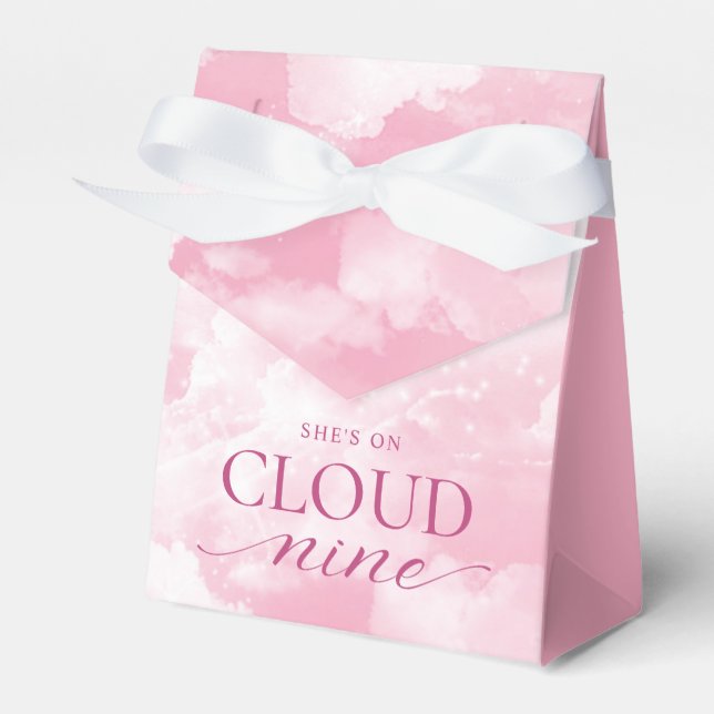 Hon är på Cloud Niine Rosa Möhippa Presentaskar (Framsidan Sidan)