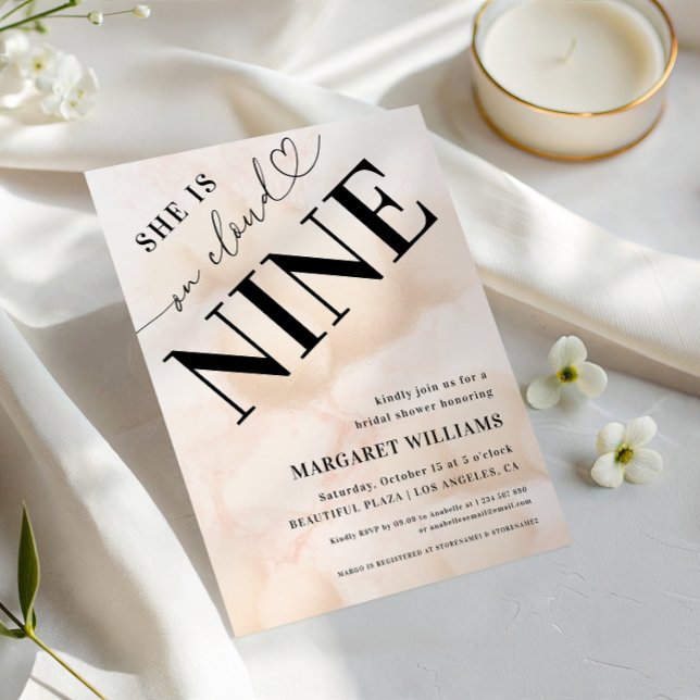 Hon är på Cloud Nine Heart Script-Möhippa Inbjudningar (Skapare uppladdad)