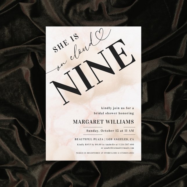 Hon är på Cloud Nine Heart Script Möhippa Inbjudningar (Skapare uppladdad)