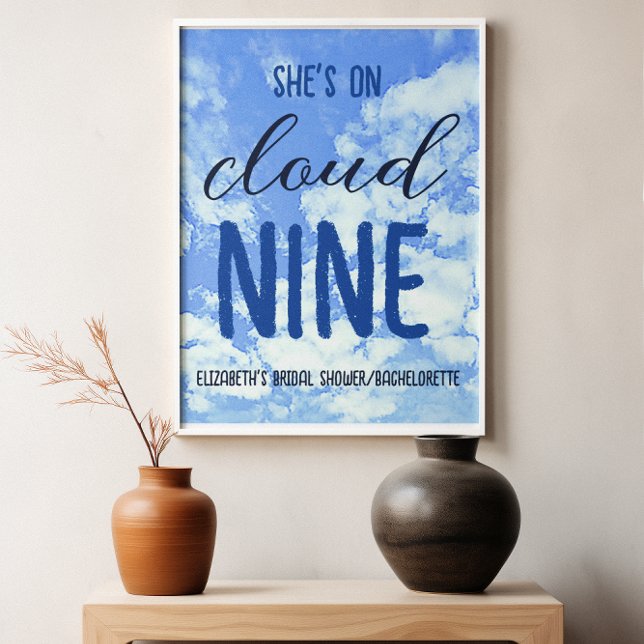 Hon är på Cloud Nine! Möhippa/Bachelorette Poster (Skapare uppladdad)