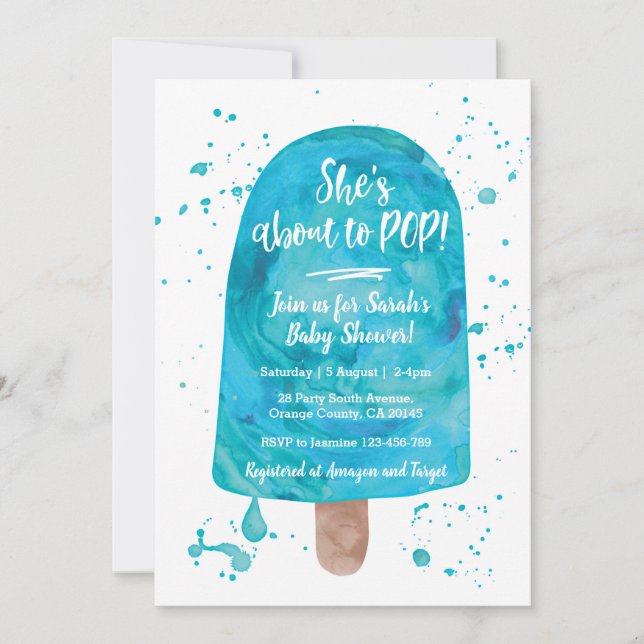 Hon är på väg till POP Blue Baby Shower-inbjudan Inbjudningar (Framsida)