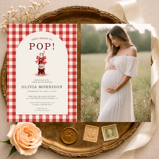 Hon är redo att poppa Gingham Foto Babykalas Inbjudningar (Skapare uppladdad)