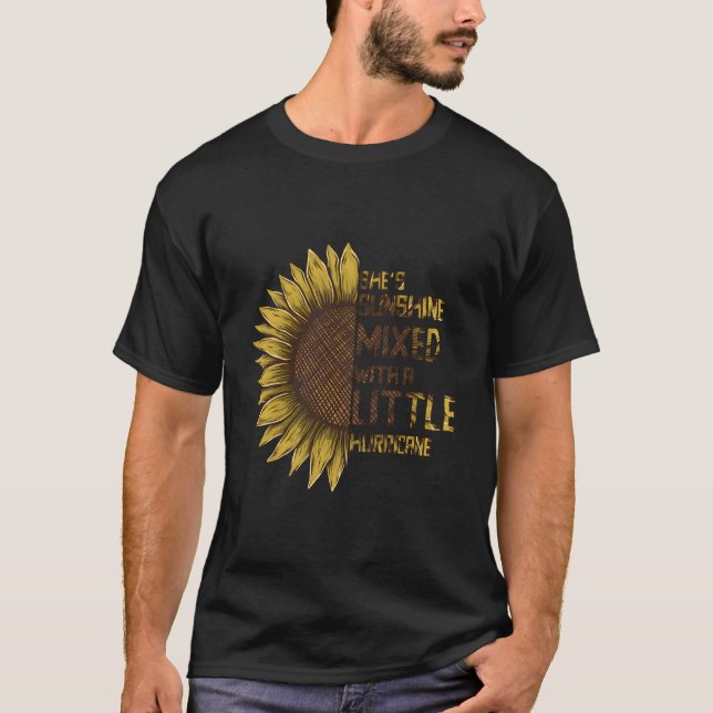 Hon ÄR Solsken Blandad Orkan T Shirt (Framsida)