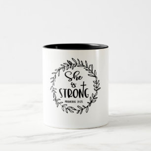 Hon är stark - Proverbs 31:25 Christian Quote Två-Tonad Mugg