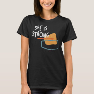 Hon är stark - Starkare kristen citat T Shirt