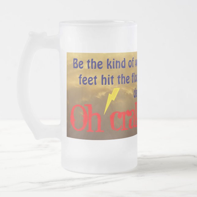 Hon är upp muggen frostat ölglas (Vänster)