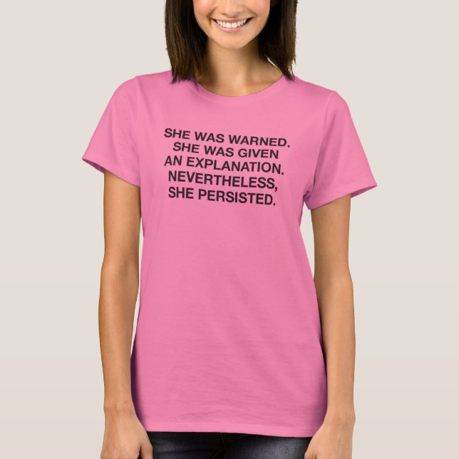 Hon bestod av rosa slit-T-skjorta Tee (Framsida)