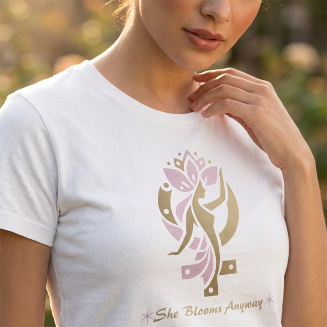 Hon blommar ändå Blomma Venus-symbol Kvinnodagen T Shirt (Skapare uppladdad)