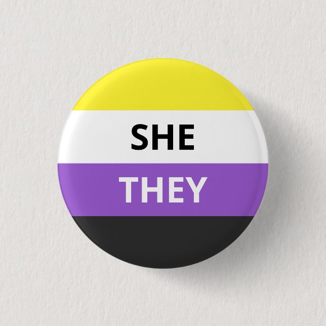 Hon/de pronouns Non Binary Flagga Badge Knapp (Framsida)