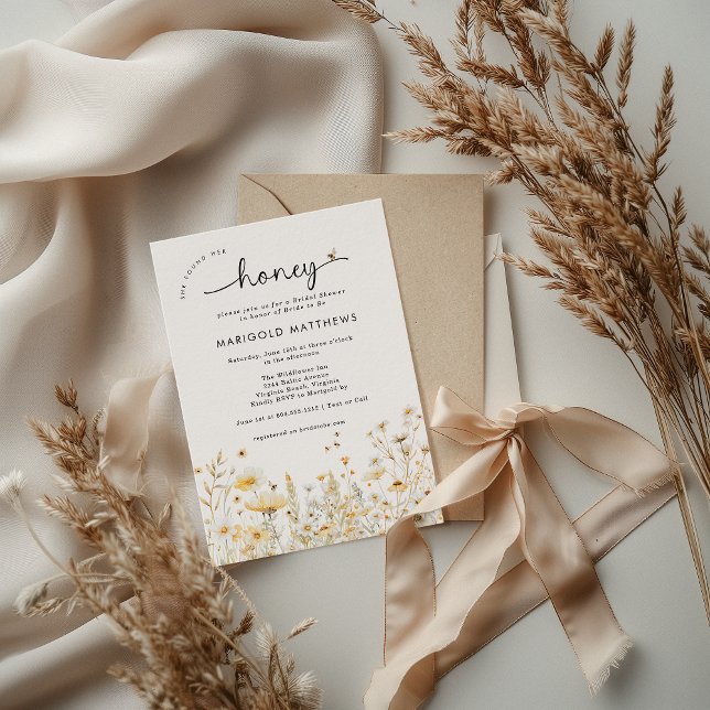 Hon Fann Sin Honung Bröllopsfestinladan Inbjudningar (She found her Honey Wildflower Bridal Shower Invitation )