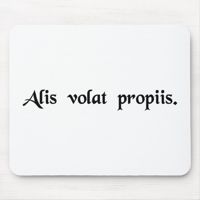 Hon flyger med henne egen vingar musmatta (Framsidan)