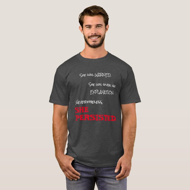 Hon framhärdade t-shirt (Hel framsida)