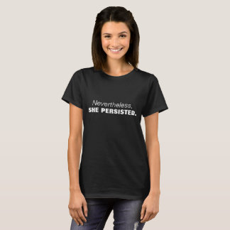 Hon framhärdade tshirten tee