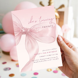 Hon Fyller Tjugo Blush Bow Födelsedagsfirande Inbjudningar