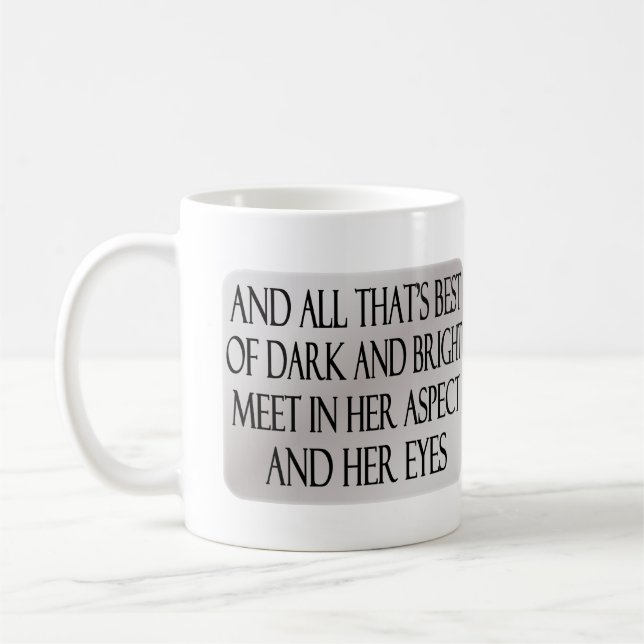 Hon går i skönhet kaffemugg (Vänster)