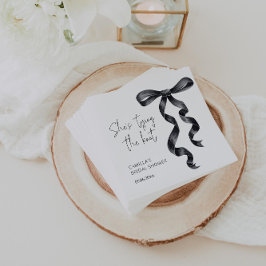 Hon Gifter sig Black Bow Möhippa Pappersservett