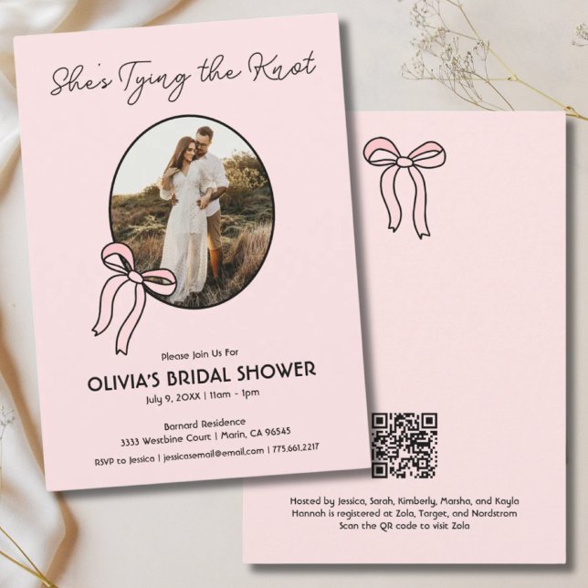 Hon Gifter sig Rosa Bow Möhippa Inbjudan (She's Tying the Knot Pink Bow Bridal Shower Invite)