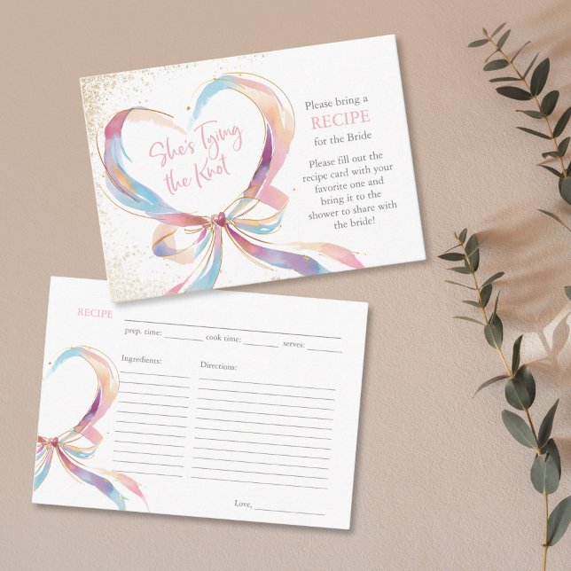 Hon Gifter sig Rosa Bow Recipe-kort Tilläggskort (pastel watercolor pink bow ribbon forming a heart shape with gold glitter details bridal shower invi)
