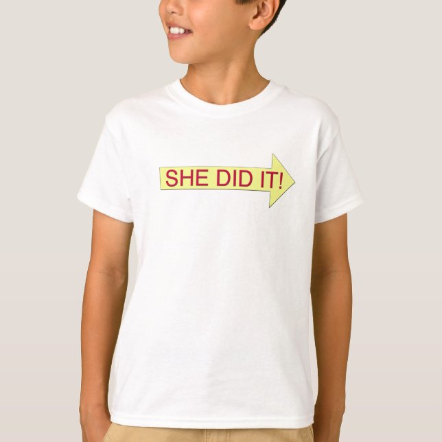 Hon gjorde det (den högra pilen) tee (Framsida)