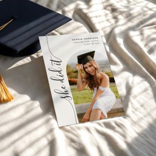 Hon gjorde det med Photo Arch-Lodrät Studenten Inbjudningar