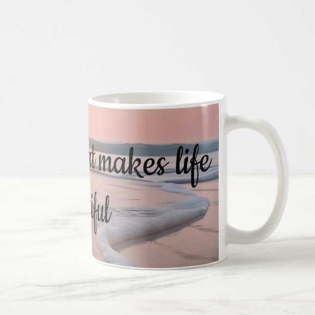 Hon gör livet vackert kaffemugg (Höger)