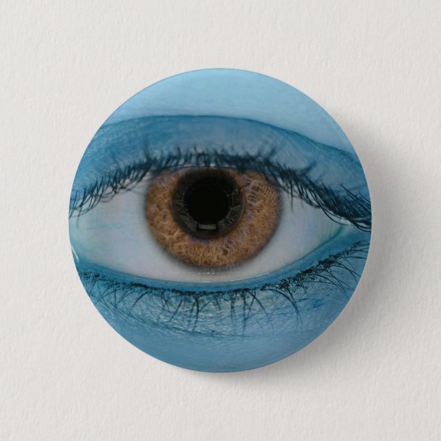 Hon håller ögonen på alltid knapp (Framsida)