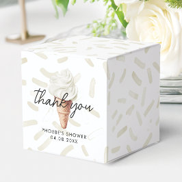 Hon har blivit upplockad Vanilla bröllopsdusch fyr Presentaskar
