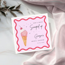 Hon har fått upp Rosa Red Vågigt Möhippa