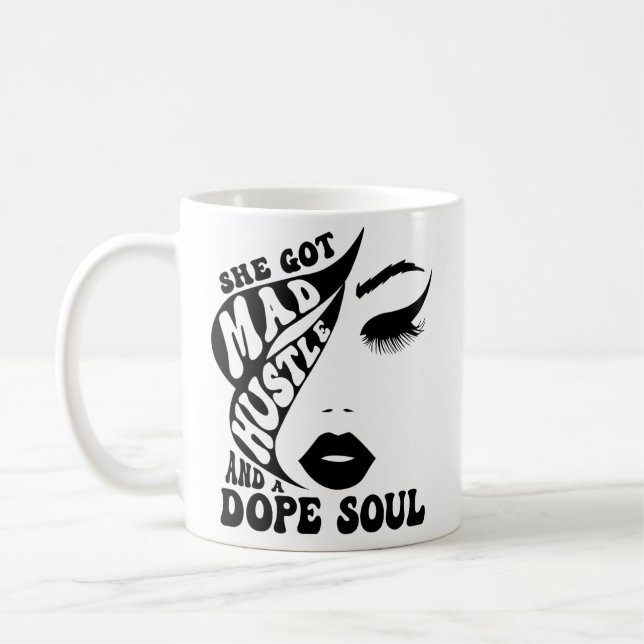 Hon Har Mad Hustle & Dope Soul Female Empowerment Kaffemugg (Vänster)