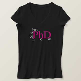Hon har PhD nu Tee Shirt