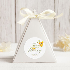 Hon hittade sin Honey Bee Bröllopsdusch med blomte Runt Klistermärke