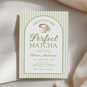 Hon hittade sin perfekta matcha gröna bröllopsdusc inbjudningar