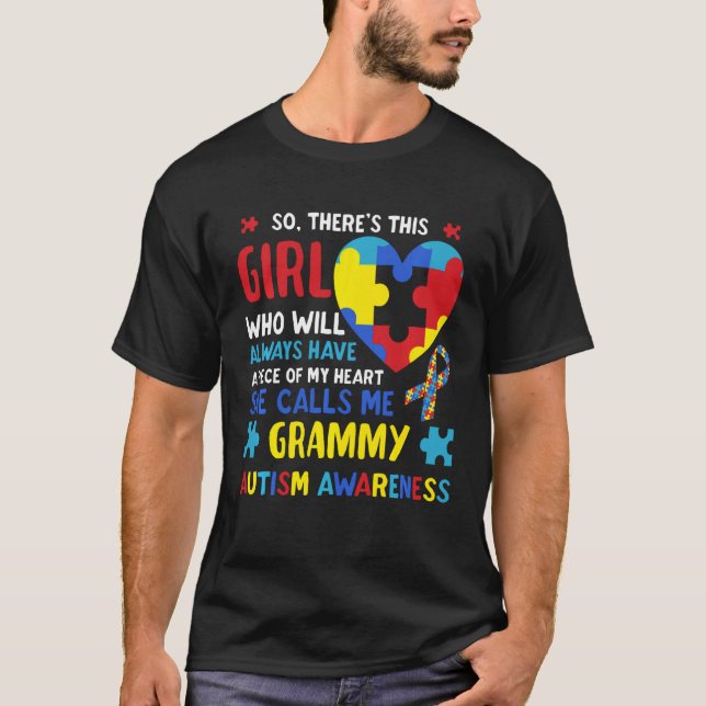 Hon kallar mig Grammy Gigi Autism T Shirt (Framsida)