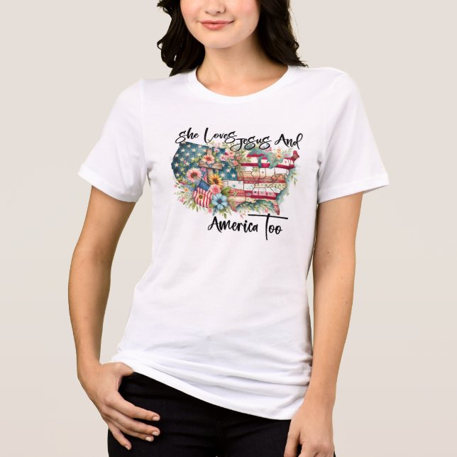 Hon Kärlek Jesus och även Amerika - Patriotisk Blo T Shirt (Framsida)