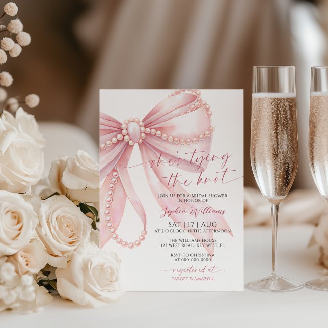 Hon knyter knuten Pärlrosa båge Bröllopsfest Inbjudningar (Pearl pink bow bridal shower invitation styled with white roses and champagne)