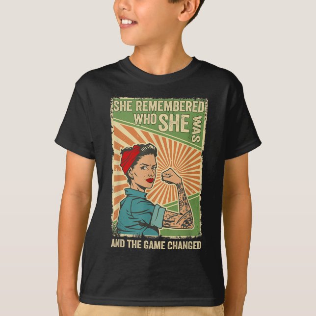 Hon kom ihåg vem hon var och matchen ändrades t shirt (Framsida)
