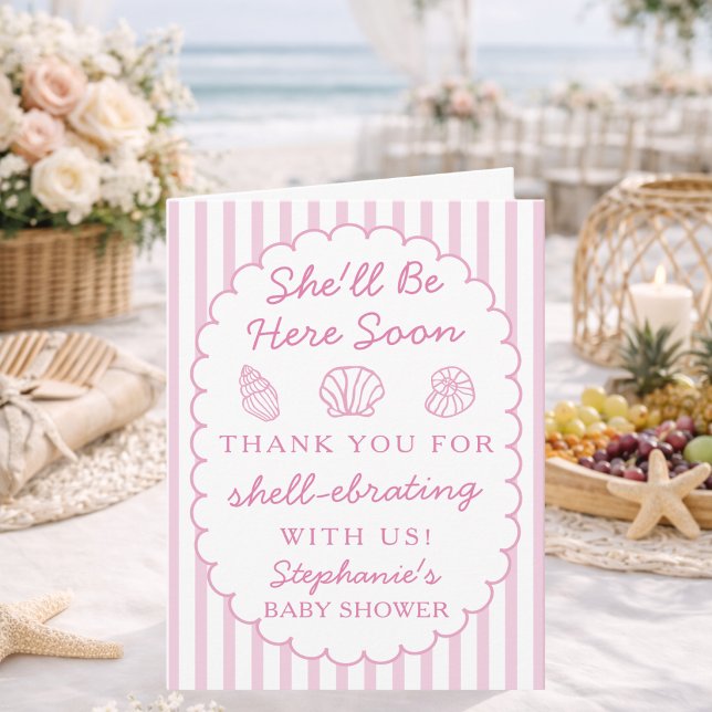 Hon kommer hit snart Sea Shells Baby Shower Tack Kort (Skapare uppladdad)